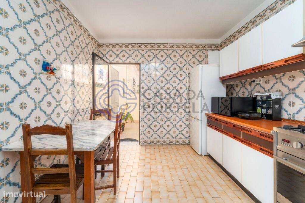 Magnífica Moradia T3 com Vista Mar e Localização Estratégica – Loulé-24