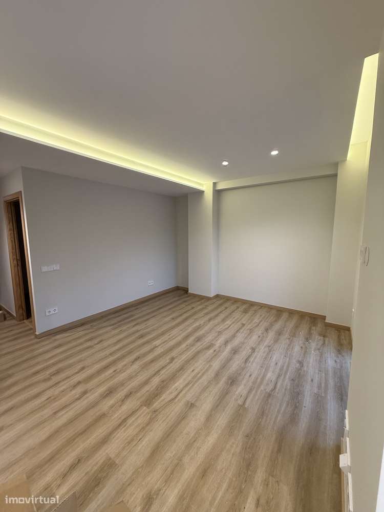 Apartamento para arrendar totalmente remodelado - Grande imagem: 3/23
