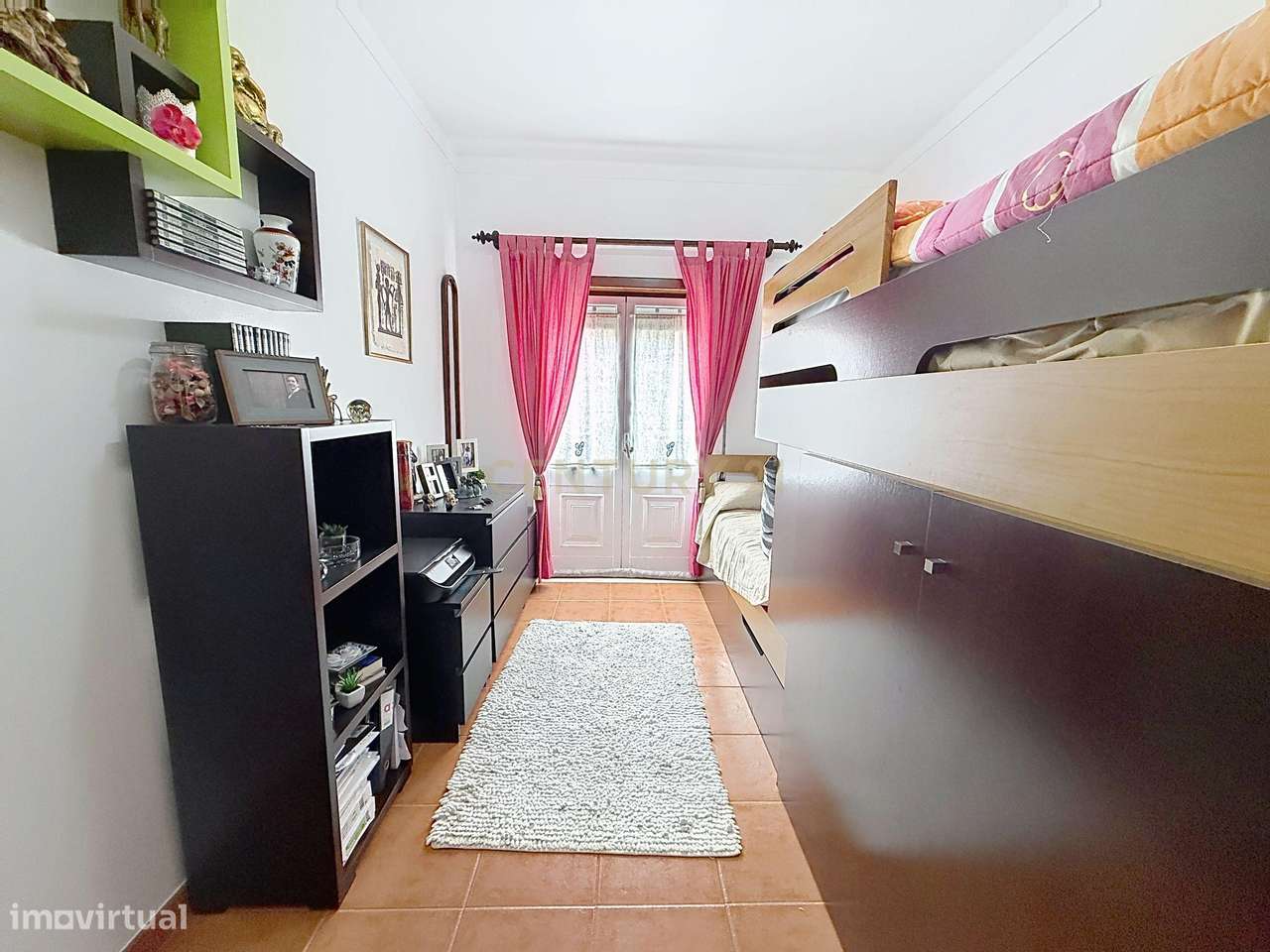 Apartamento T2 no Centro Histórico da Nazaré com Vista Mar-13