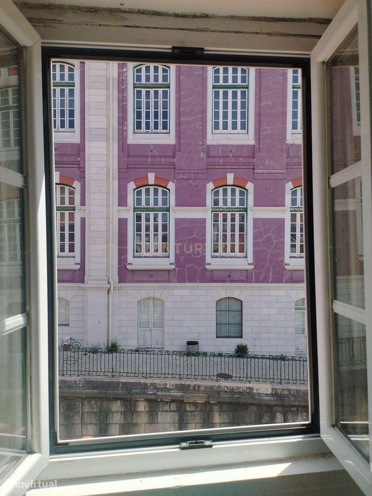 Apartamento Renovado T2 em Lisboa Chiado - Grande imagem: 4/17