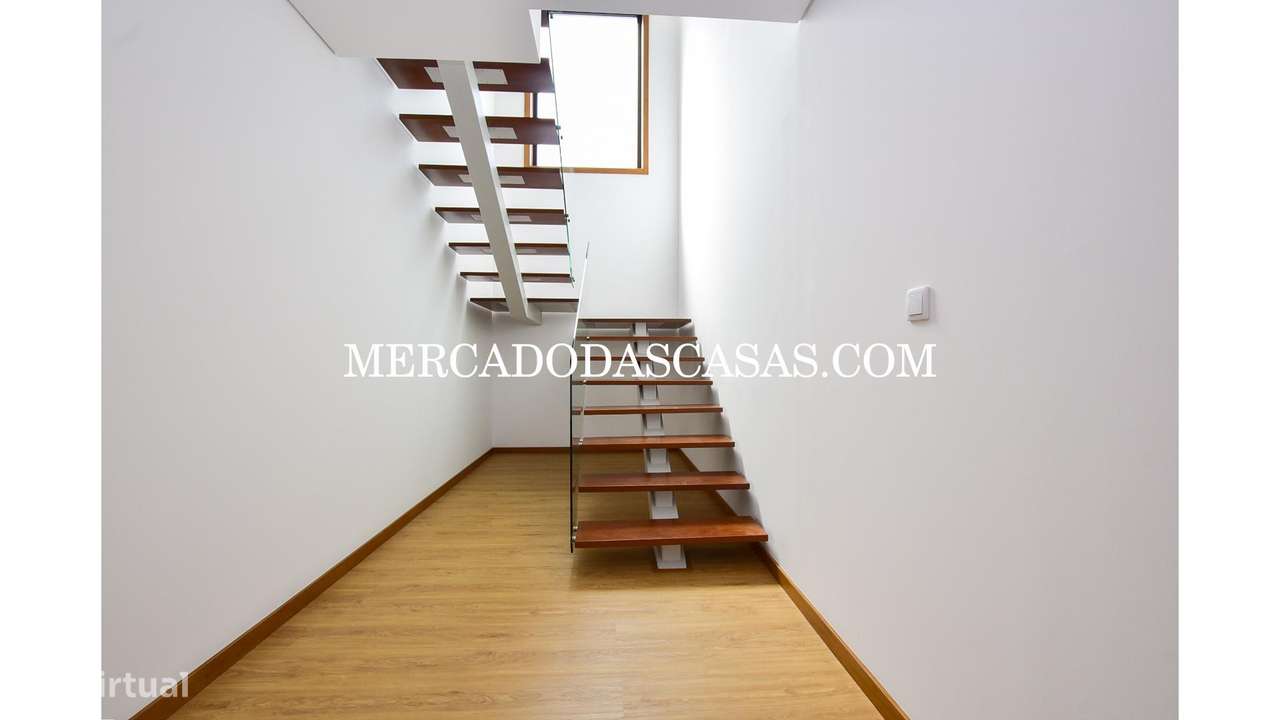Moradia T3 Nova em S.M.Feira, junto ao castelo-27