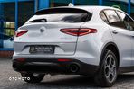 Alfa Romeo Stelvio 2.0 Turbo Sprint Q4 - 11