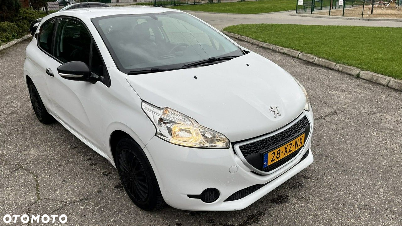 Peugeot 208 - 3