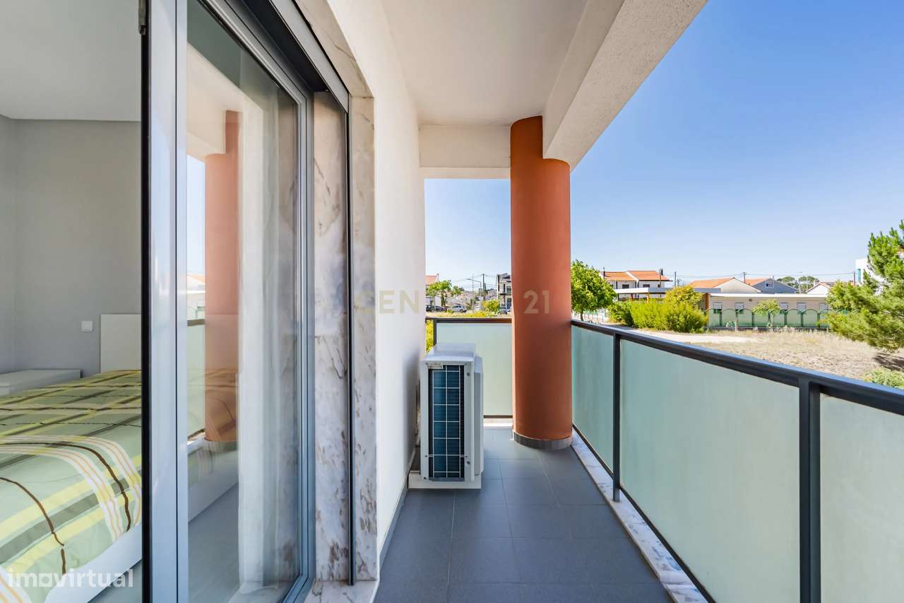 Excelente Apartamento T3+1 Duplex na Quinta da Fábrica, Vale de Milhaç-31
