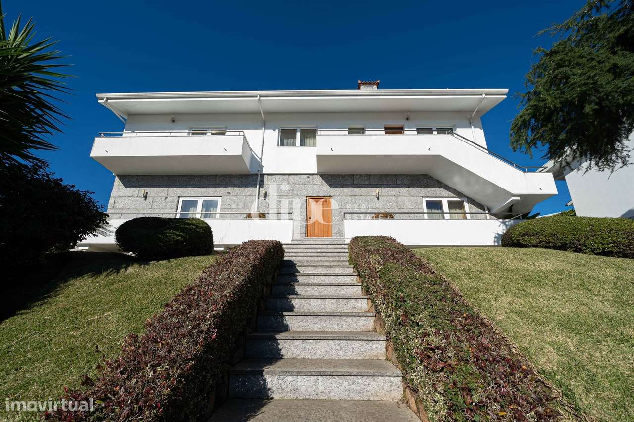 Moradia com piscina e vistas panorâmicas - Grande imagem: 5/38