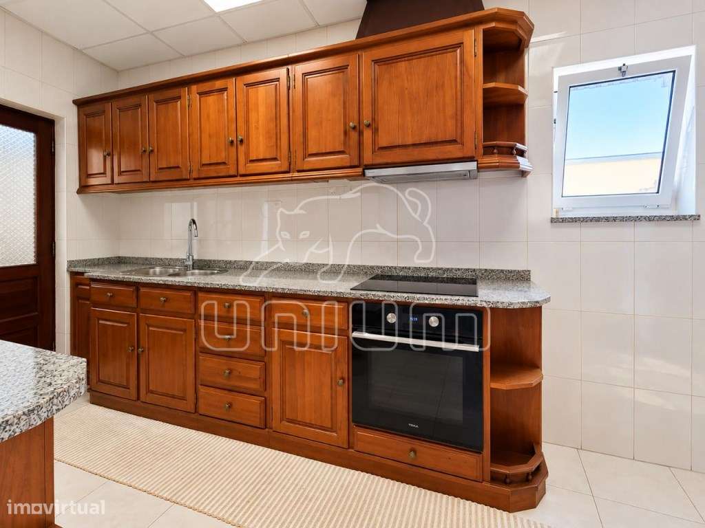 Moradia T3 com logradouro e garagem-6