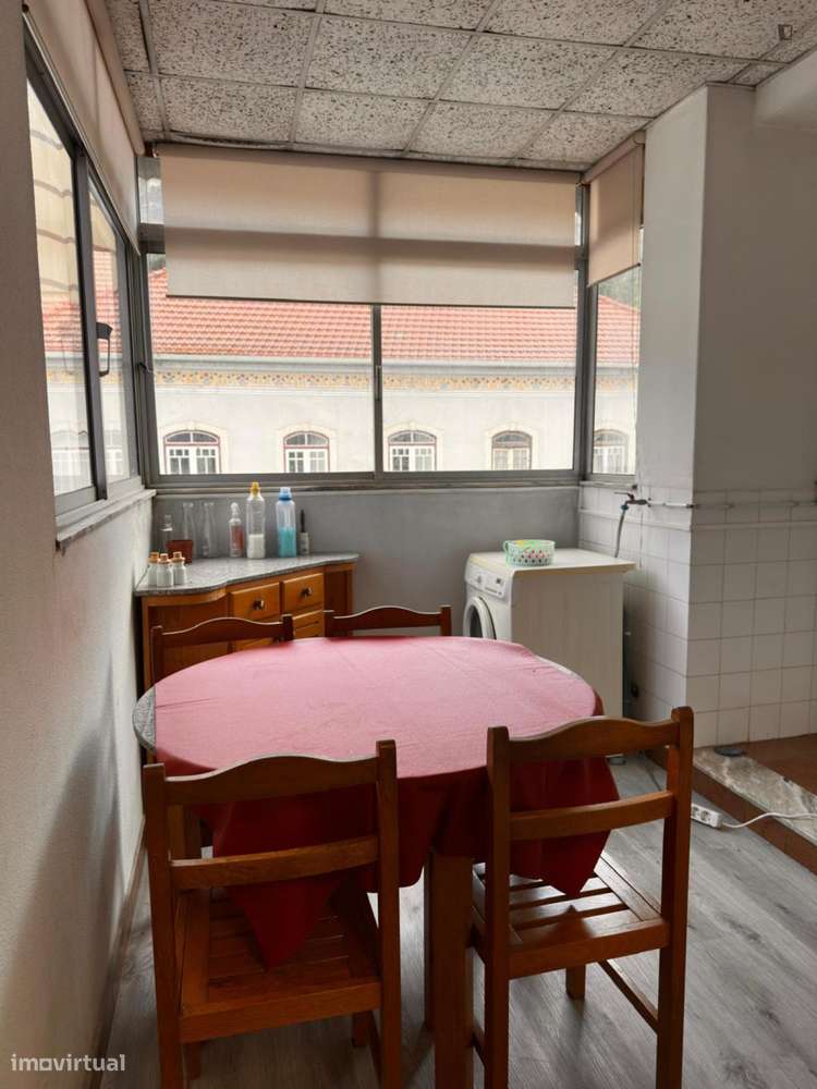 Quarto - localizado em Baixa de Santa Clara Coimbra - Grande imagem: 5/10