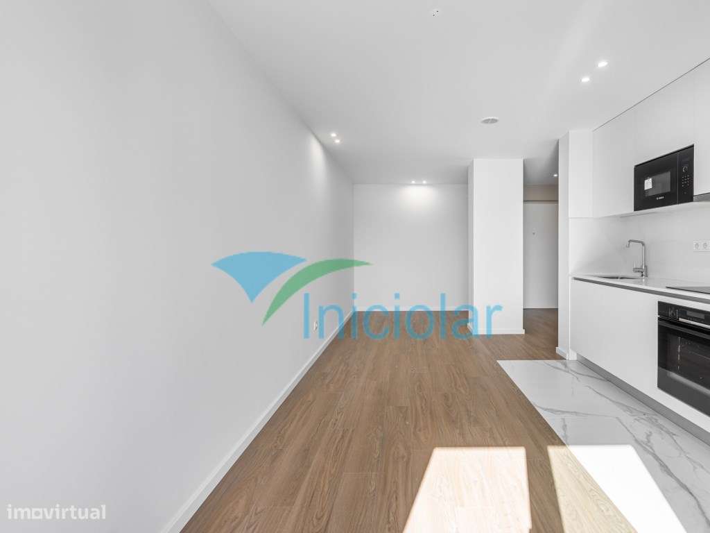 T1 Novo| Gueifães| Varanda| G. Fechada - Grande imagem: 3/12