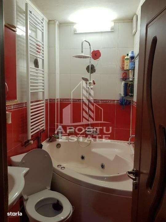 Apartament  cu 2 camere, decomandat, situat in  zona Iosefin - Imagine principală: 3/9