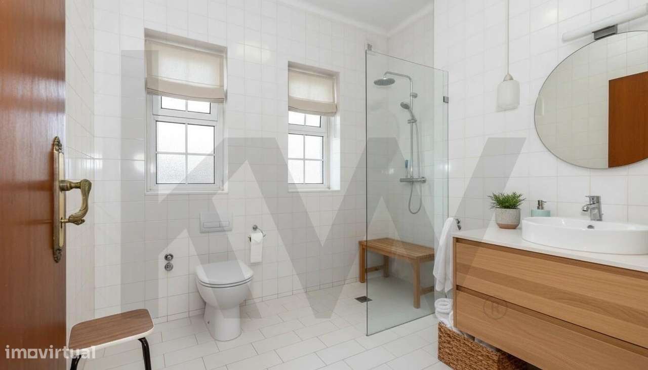 Moradia V6 Isolada no Centro de Ponta Delgada - Grande imagem: 4/59