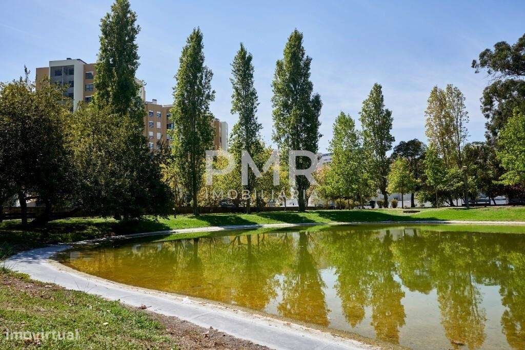 Apartamento T3 totalmente remodelado, para venda  no Lumiar.-14