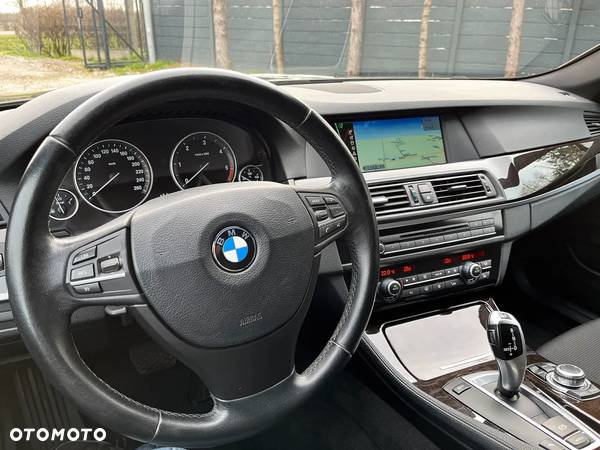 BMW Seria 5 520d Touring - 23