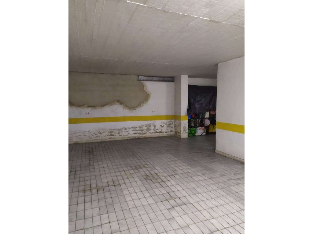 T2 equipado c/parqueamento na Urb. Cavaleira-21