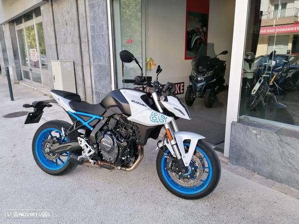 Suzuki GSX - 8S - Serviço - Desde 112,65 EUR / Mês - 2