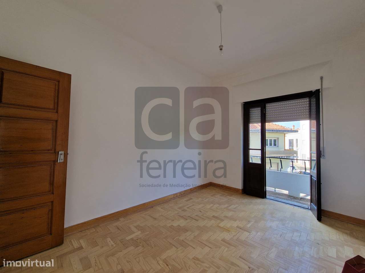 Apartamento T3 com Logradouro e Garagem/Loja – Almeirim-13