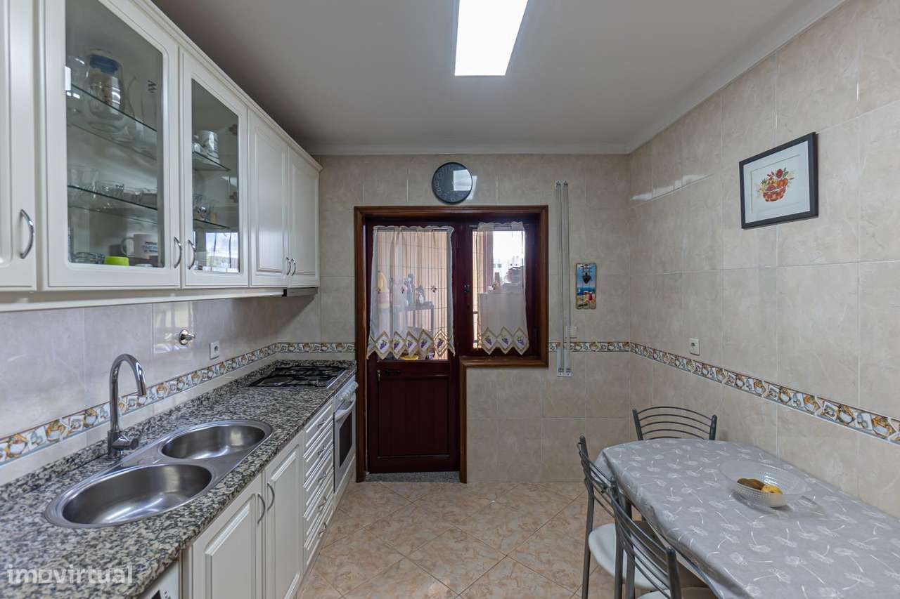 Oportunidade Imperdível, T3 Gondomar, condomínio Privado. Junto  Metro-7