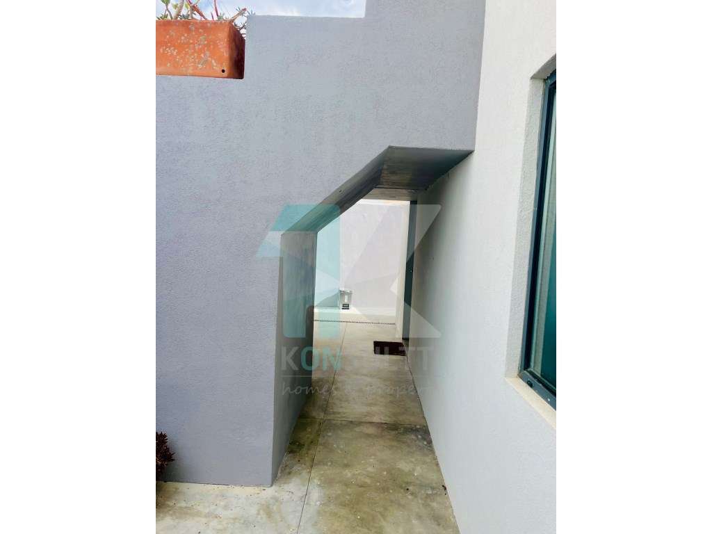 Moradia T3 + T2 em São João do Estoril - Alapraia-38