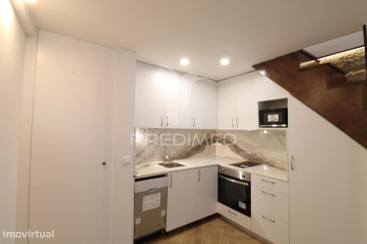 Estúdio T1 Mezzanino junto à Trindade, centro do Porto - Grande imagem: 4/23