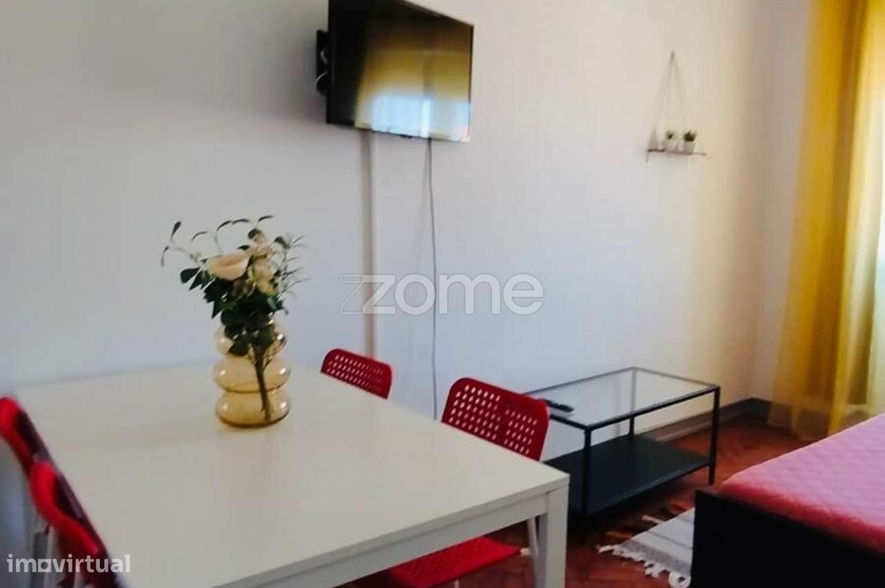 T1 Campolide com potencial de Duplex - Grande imagem: 5/18