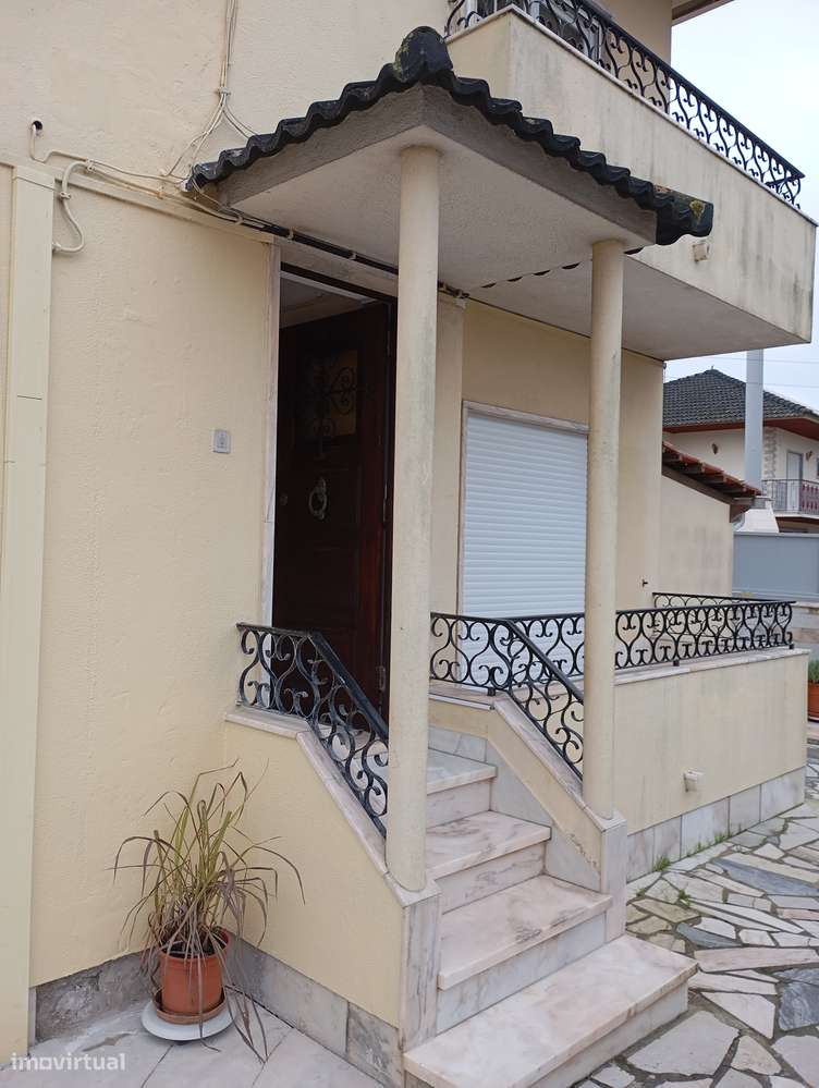 T2 em 1 andar de moradia, centro Aboboda - Grande imagem: 4/29