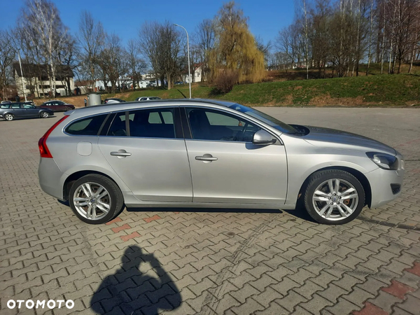 Volvo V60 T3 Momentum - 6