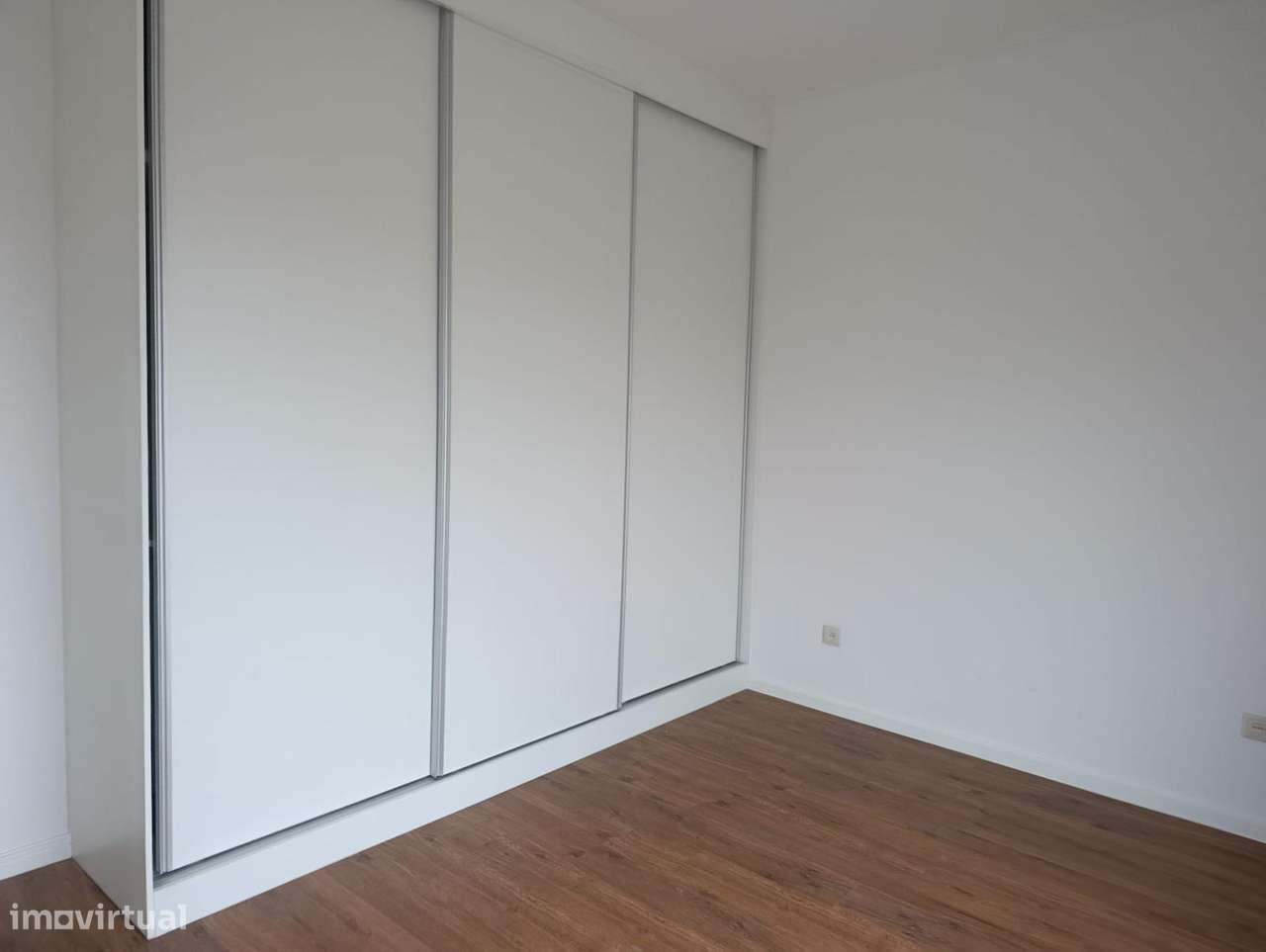 Apartamento T3 Remodelado na Maia, com 125 m², Box 22 m², Varandas-13