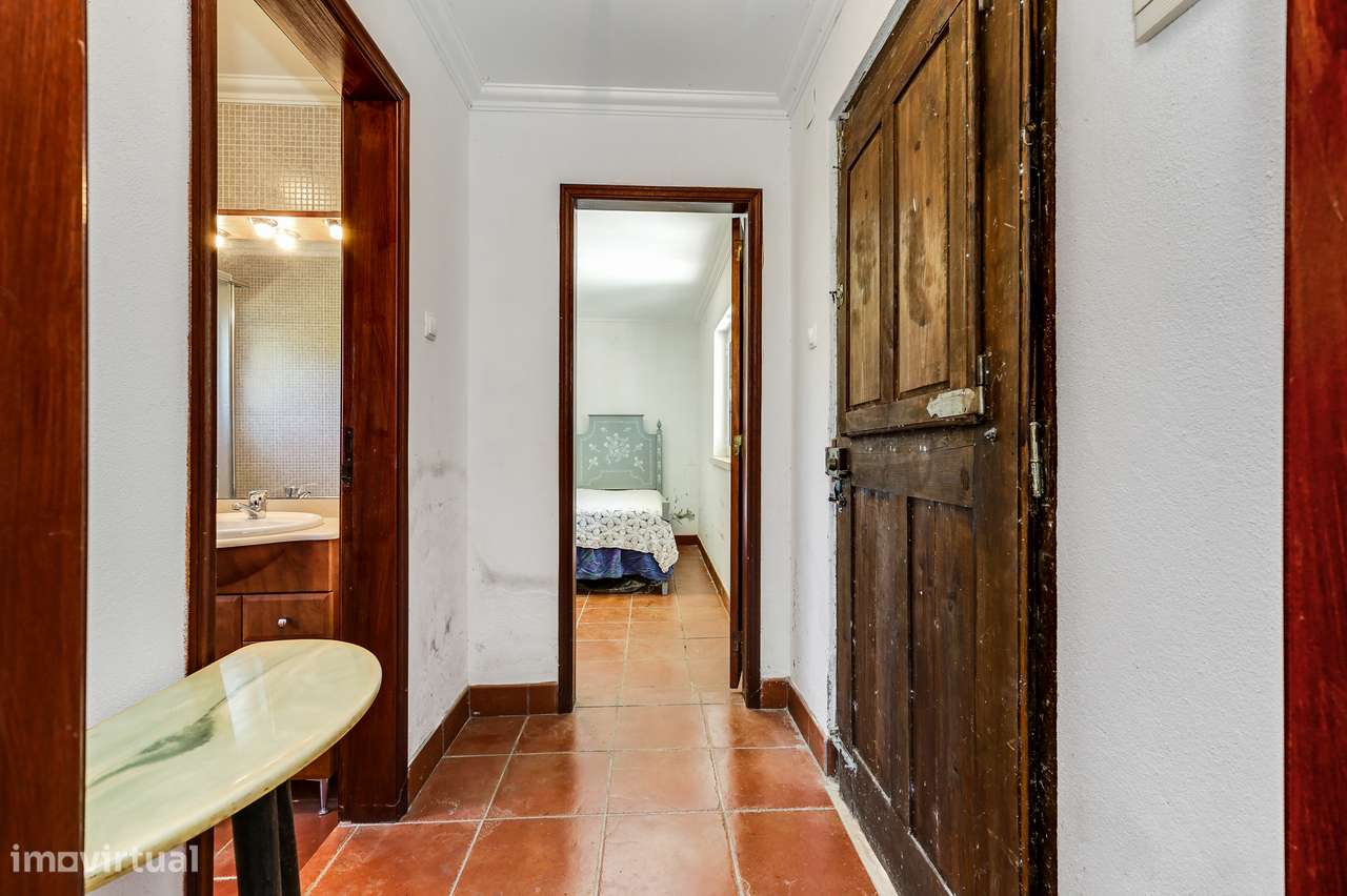 Quinta com Piscina e 2 Hectares a 25 km de Lisboa-11