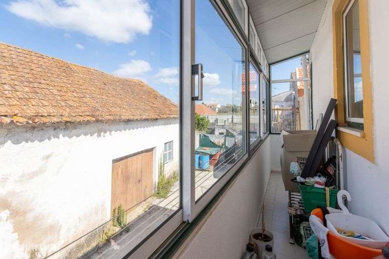 Vende se moradia T4 renovada - Grande imagem: 5/8