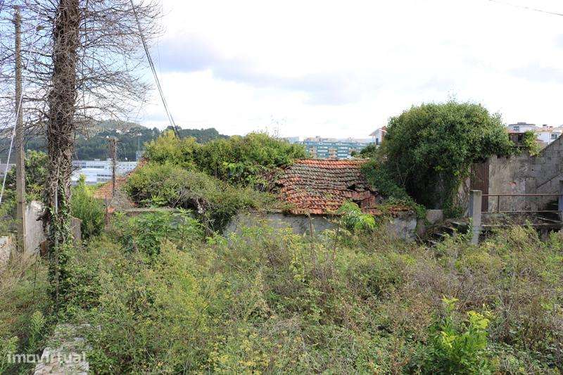 Propriedade c/ 1.800 m2 com  5  artigos urbanos em S. Vicente - Braga-22