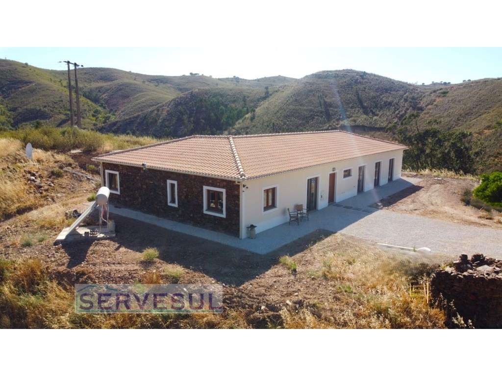 Espaçosa Moradia de 3 quartos, inserida em terreno com 17 hectares,...-24