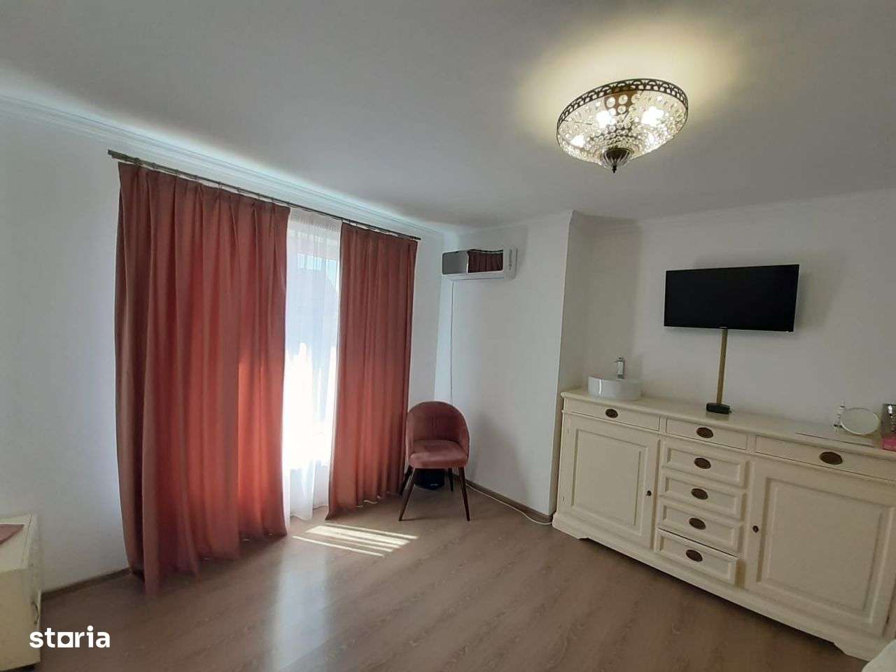 Vila de vanzare in Valea Lupului - Imagine principală: 5/17