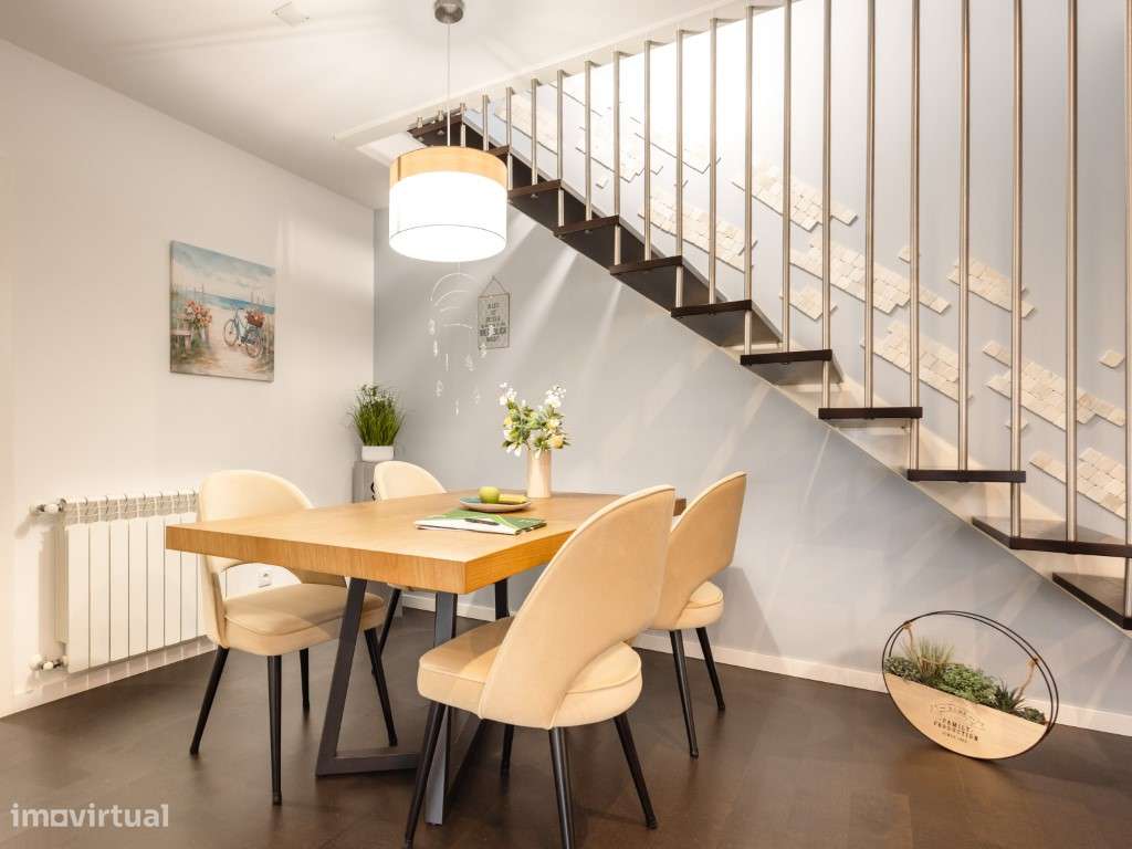 T2+2 Duplex na Condados - Como Novo, com Garagem Dupla-1