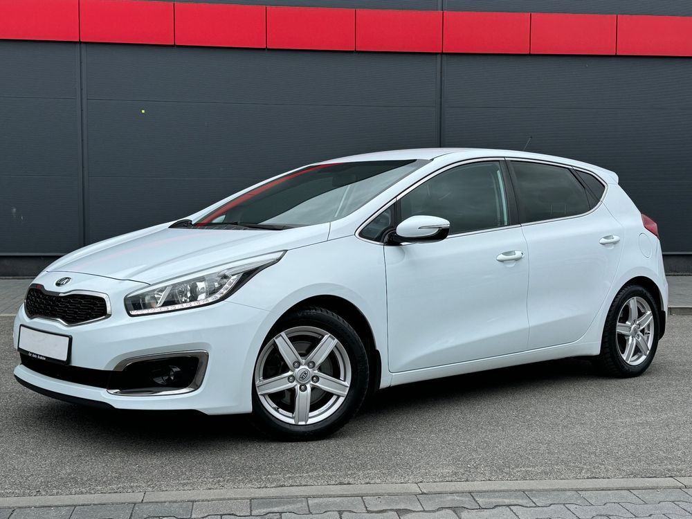 Kia Ceed II 1.4 L Business Line 2016