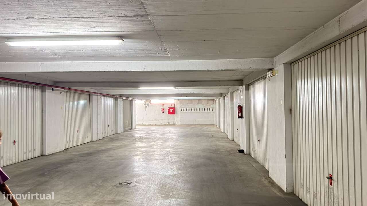 Garagem Fechada c/22 m² | Centro Rio Maior | Excelente Acessibilidade-4