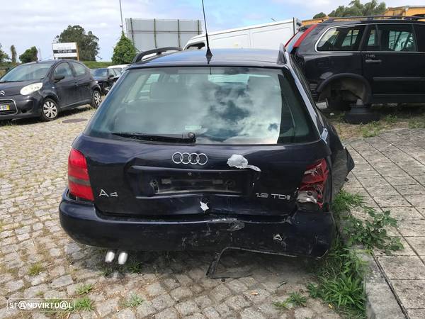 Audi A4 1.9 TDI 110cv Avant 1998 - Para Peças - 3