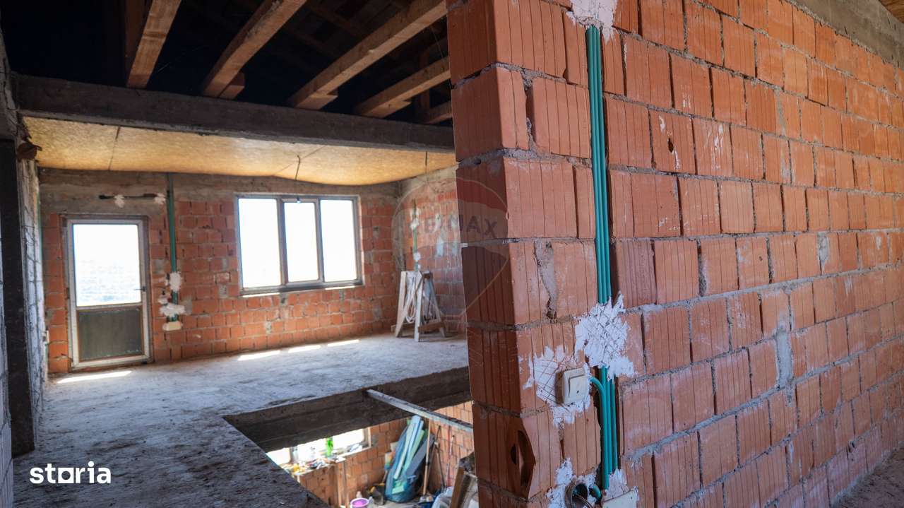 Vanzare vilă cu 5 camere Parter+Etaj, str. Magnoliei - Pantelimon - Imagine principală: 4/20