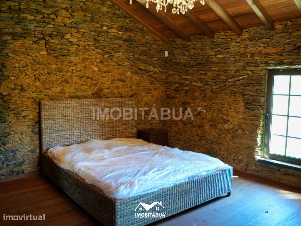 Casa de xisto T4 com piscina no meio da natureza-24