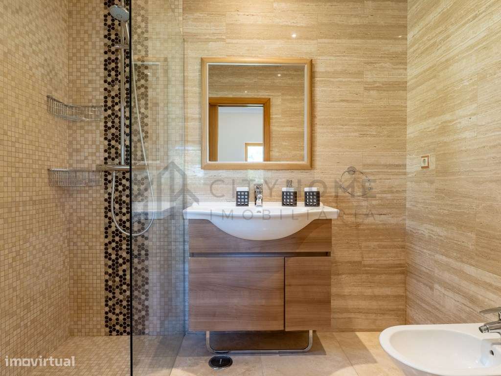 Moradia T5 contemporânea com Piscina e vista Mar na Galé em Albufeira-16