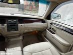 Lincoln Town Car - 21