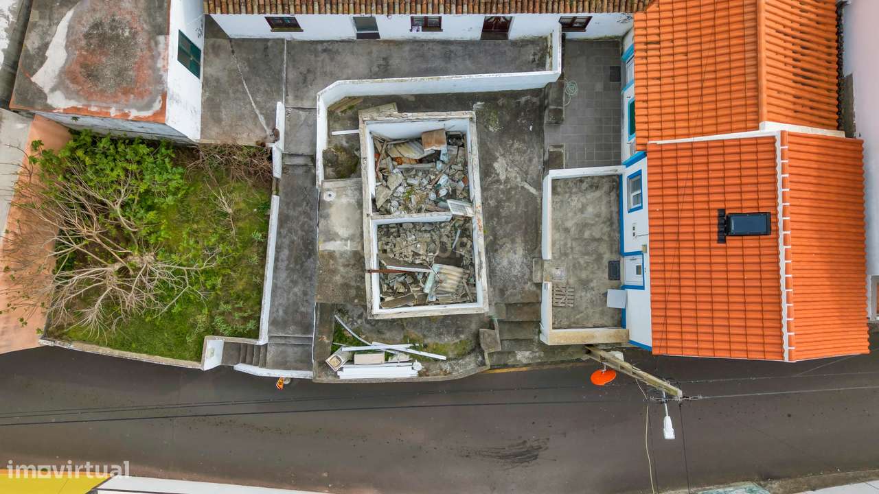 Ruina para recuperação na Vila de Porto Judeu - Grande imagem: 4/8