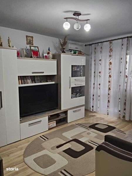 Vand apartament 3 camere - Imagine principală: 5/7