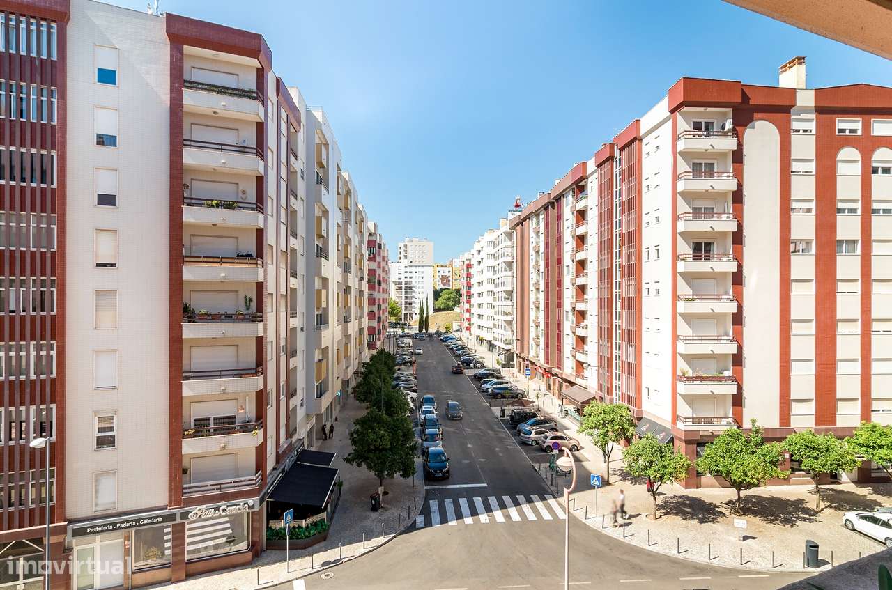 Apartamento T3+1 no Atlanta Park – Laranjeiras, Lisboa-23