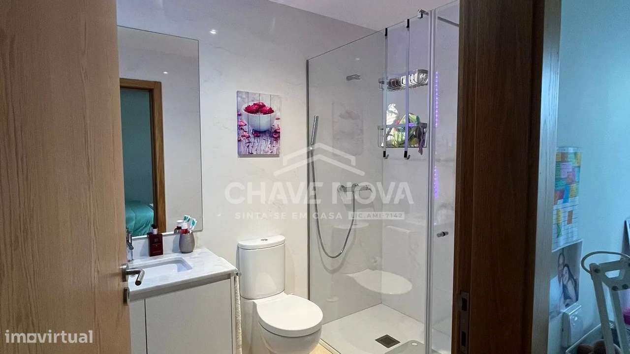 Apartamento T4 Duplex de Excelência – Paranhos-35