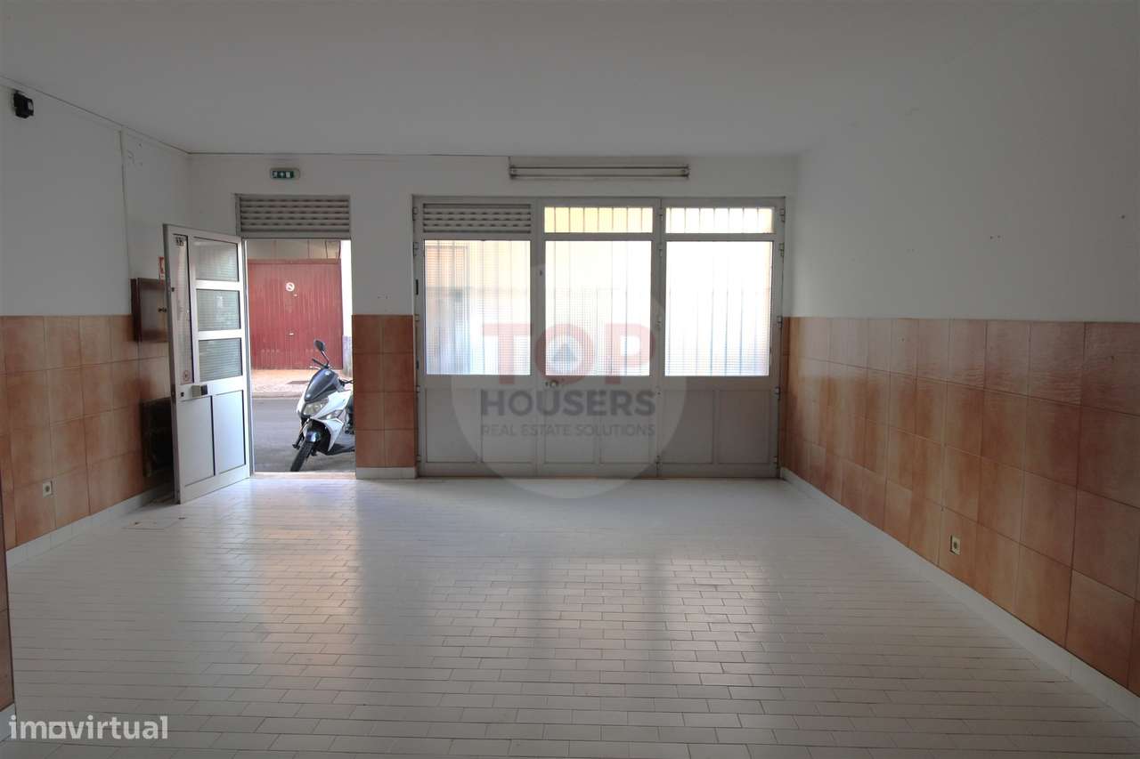 Loja Comercial com 117m² em Olhão – A 5 Minutos da Baixa-9