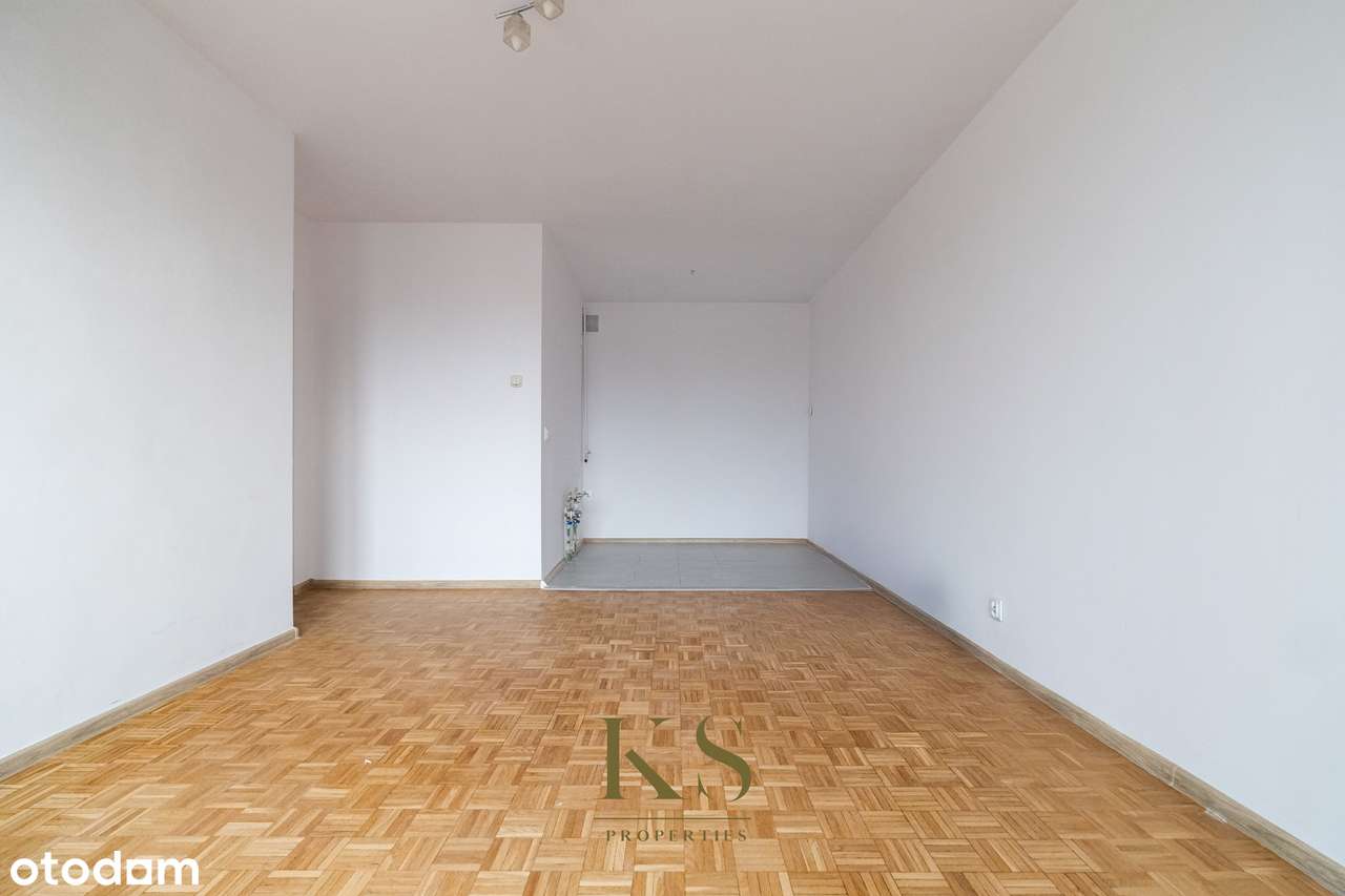 | 3 pokojowe mieszkanie | bezpośrednio przy Metrze | Klimatyzacja-0