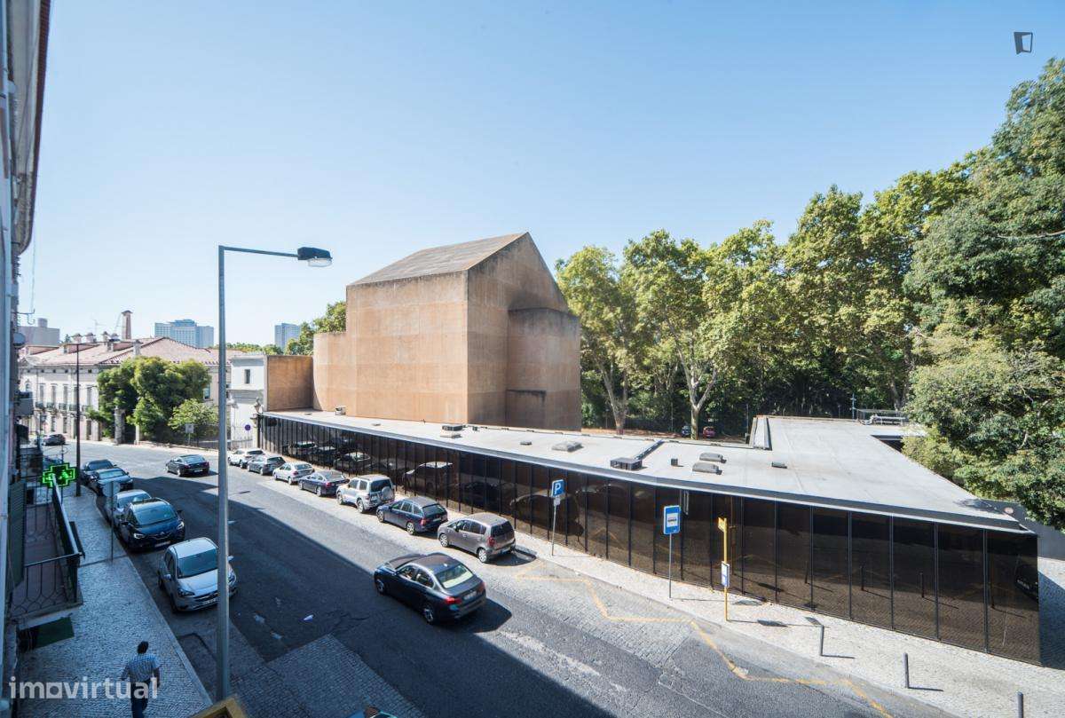 Quarto - localizado em Sete Rios Lisbon - Grande imagem: 5/6