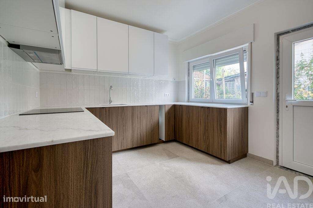 Moradia geminada T3 em Vale de Santarém de 116 m2 - Grande imagem: 4/27