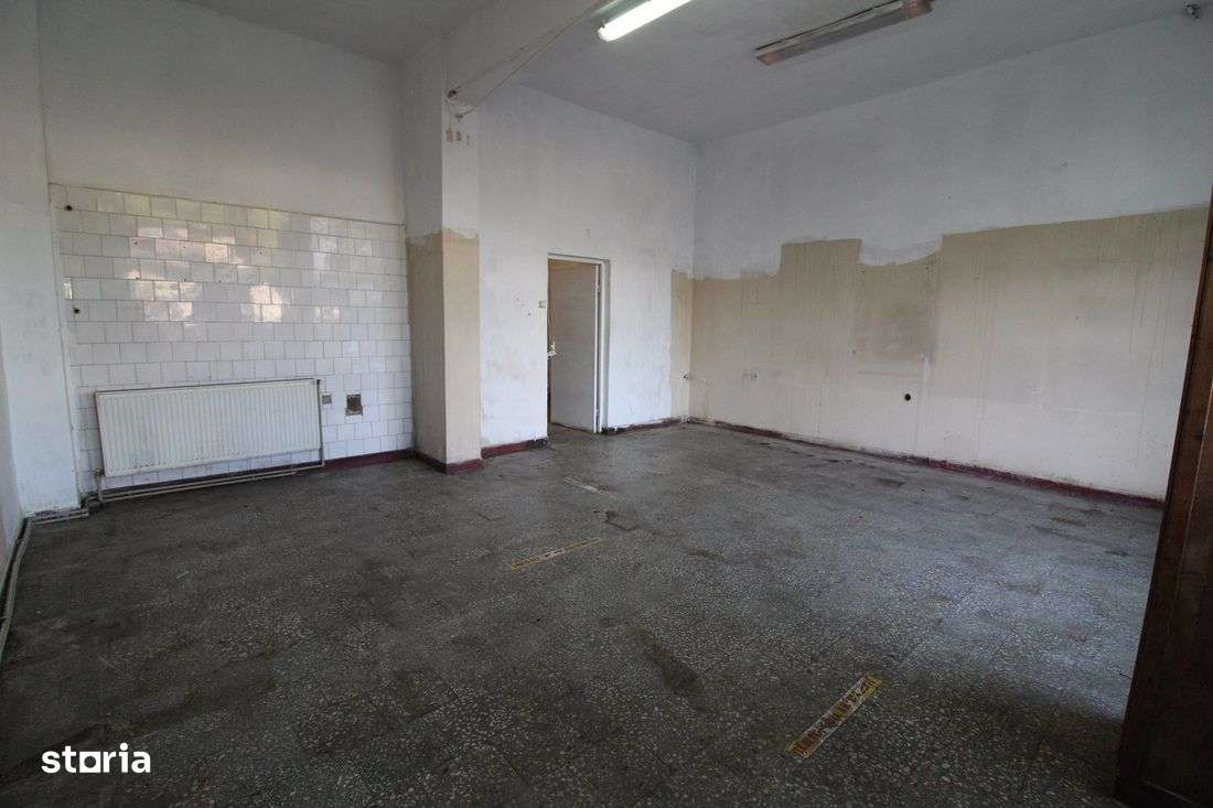 Vând spațiu comercial în Hunedoara, zona M5-Maritan/Bloc 38 - Imagine principală: 3/9