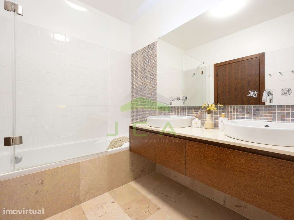 Excelente apartamento T4 com terraço e piscina-28