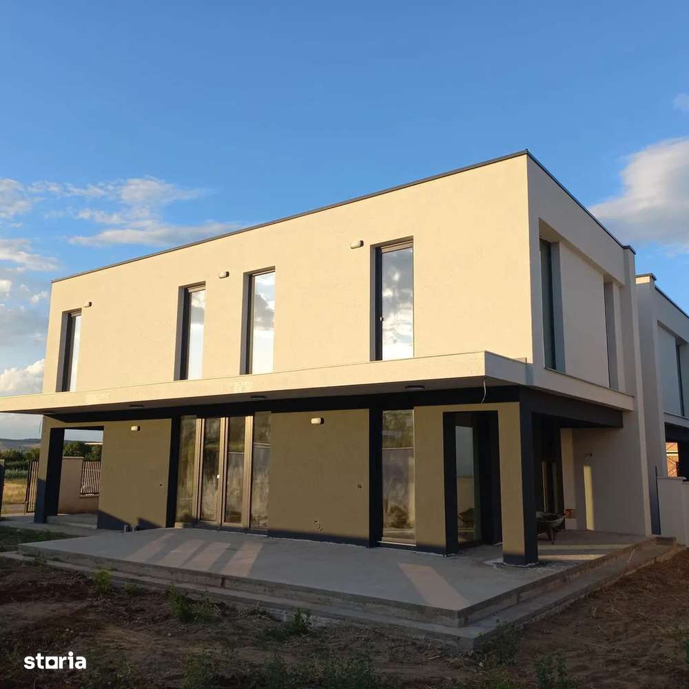Casa moderna tip vilă în Alba Iulia – zona Schit/Mamut; str Sliven - Imagine principală: 1/16